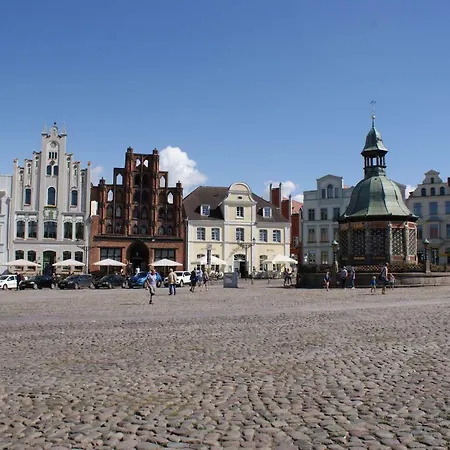 Am Jungfernteich Mit Terrasse, Parkplatz, Kajak - Abc279 By Abcwismar Apartment *